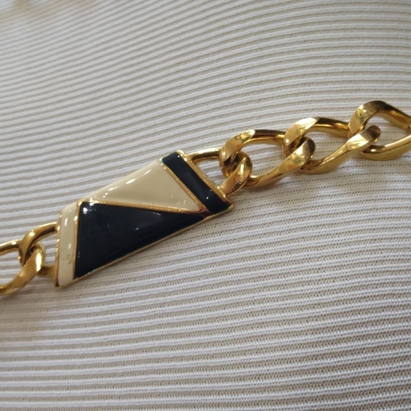 Vintage long Monet gold tone necklace - Picture 2 of 3